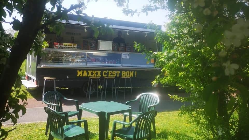 O'max burger. Food truck. 2